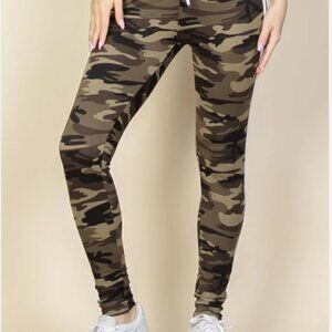 Women's Camo Print Leggings with Side Stripe, Size S